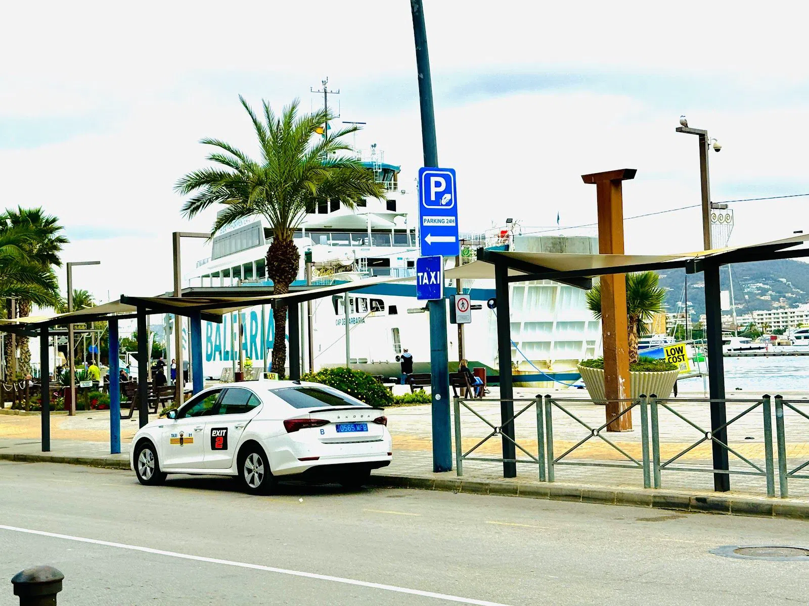 Taxiholdeplassen ved Port of Ibiza, Avinguda de Santa Eulària, Ibiza